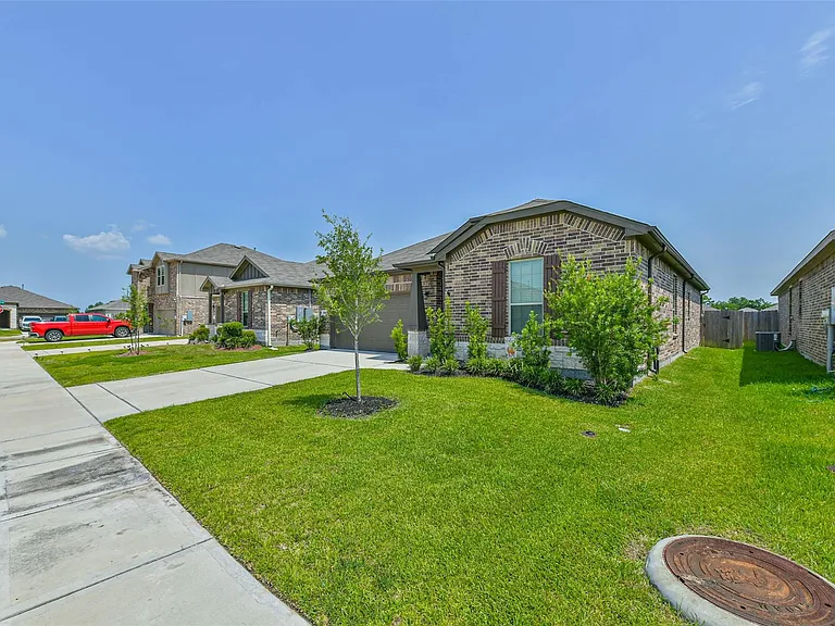 339 Friesian Ct — Photo 3