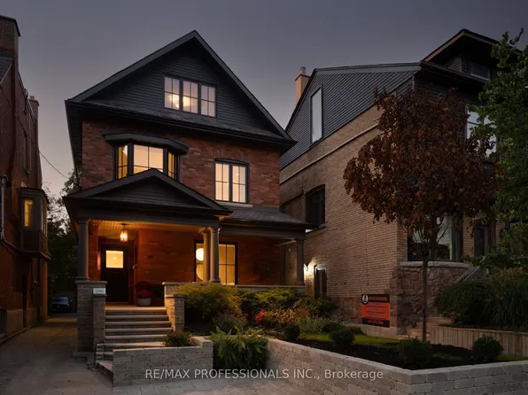 286 Wright Ave, Toronto, ON M6R 1L9