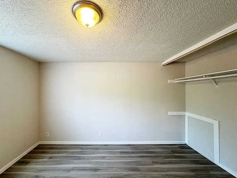 French Quarter Apartments — Photo 13