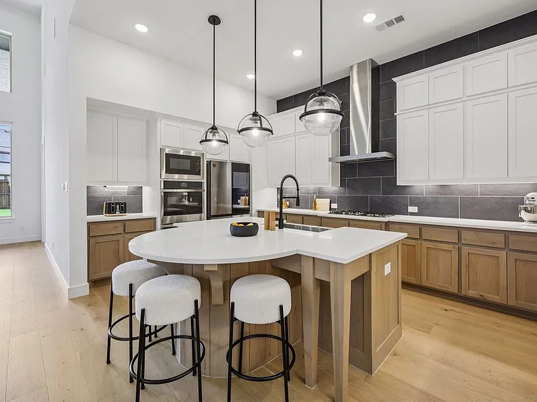 3870 Verona St — Photo 12