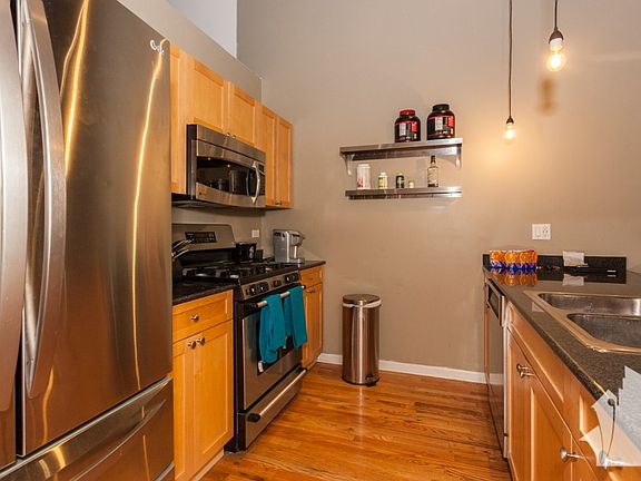2nd image of 522 W Superior St #134