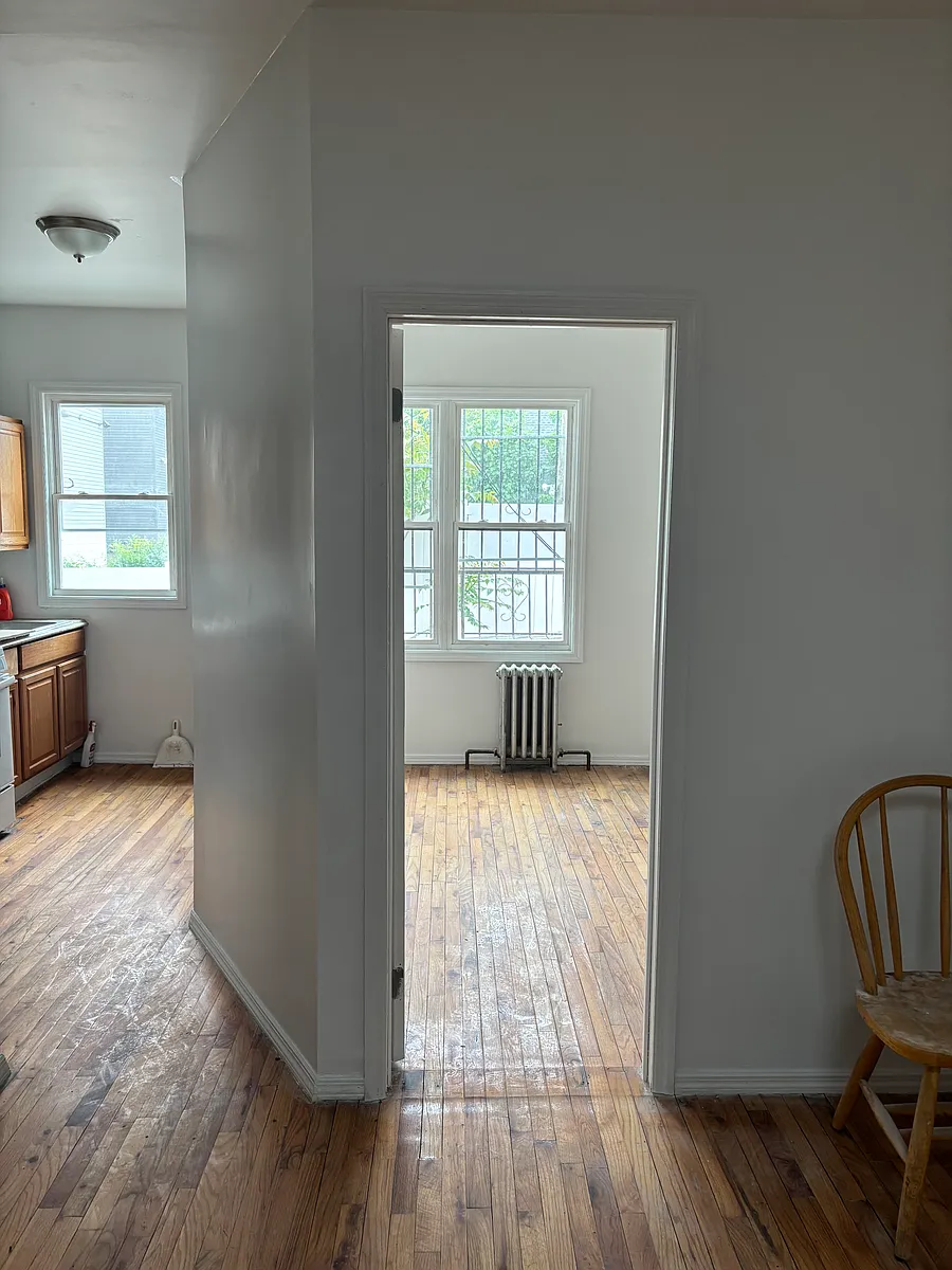 Building Photo - 1068 Castleton Ave