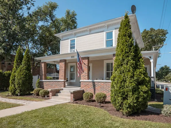 205 Main St, Sugar Grove, IL 60554