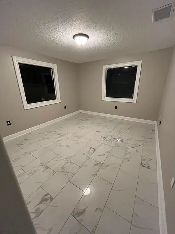 1 bed, 1.0 bath, 1000 sqft, $1,200 — Photo 2