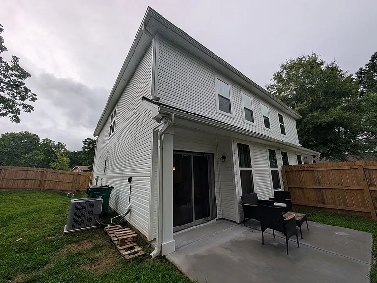 6043 Sullins Rd — Photo 7
