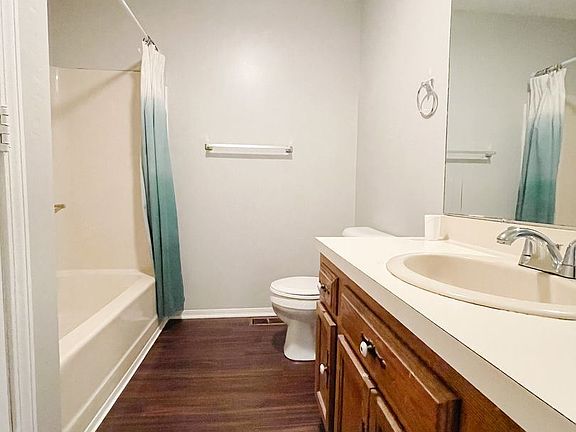5th image of 5124 W Canterbury Dr #10587420