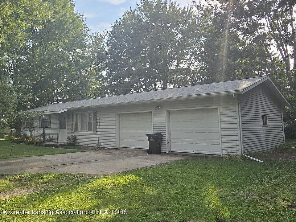 1st image of 398 3rd St