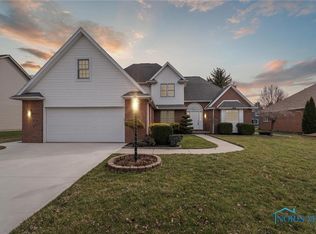 729 Timberview Dr, Findlay, OH 45840