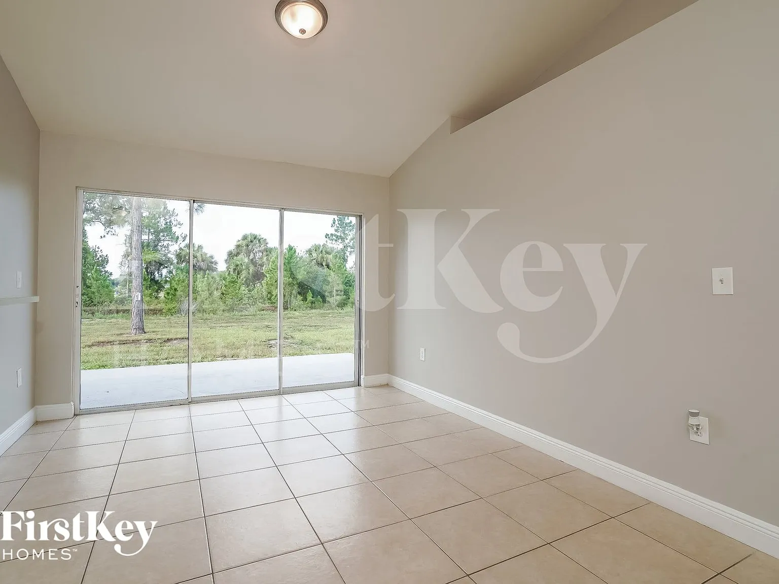 3 bed, 2.0 bath, 1378 sqft, $2,105 — Photo 4