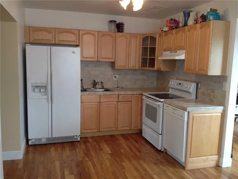 2339 Taft St — Photo 2