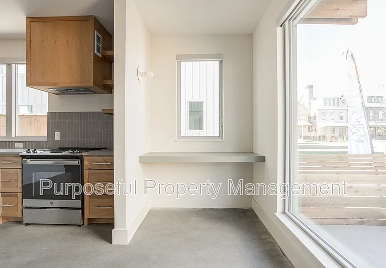 934 Hangar Dr #1 — Photo 10