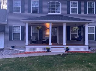 61 Lunt Rd, Falmouth, ME 04105