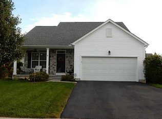 3949 Black Pine Dr, Grove City, OH 43123