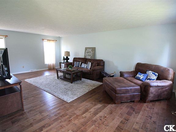 5th image of 724 Cimarron Ave