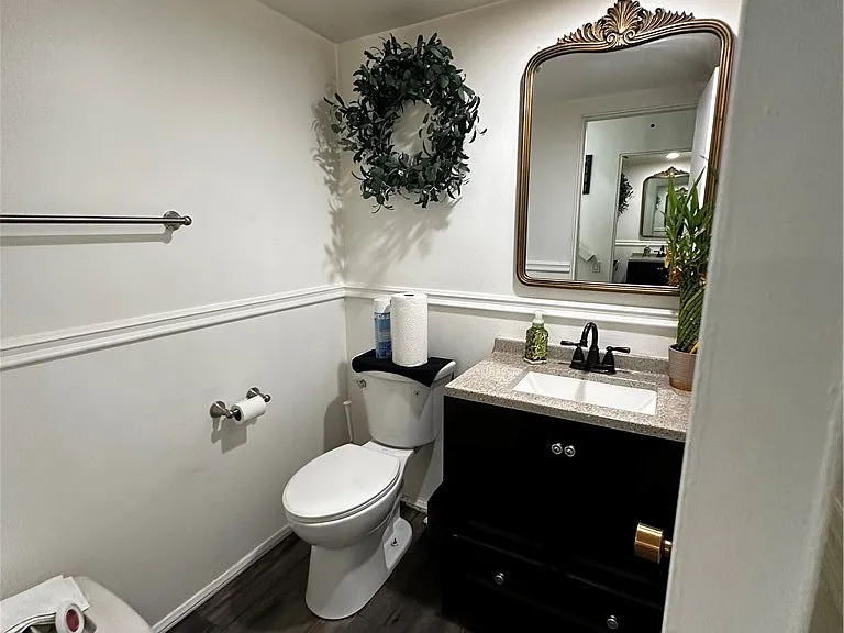 2521 N Whitewater Club Dr #B — Photo 3
