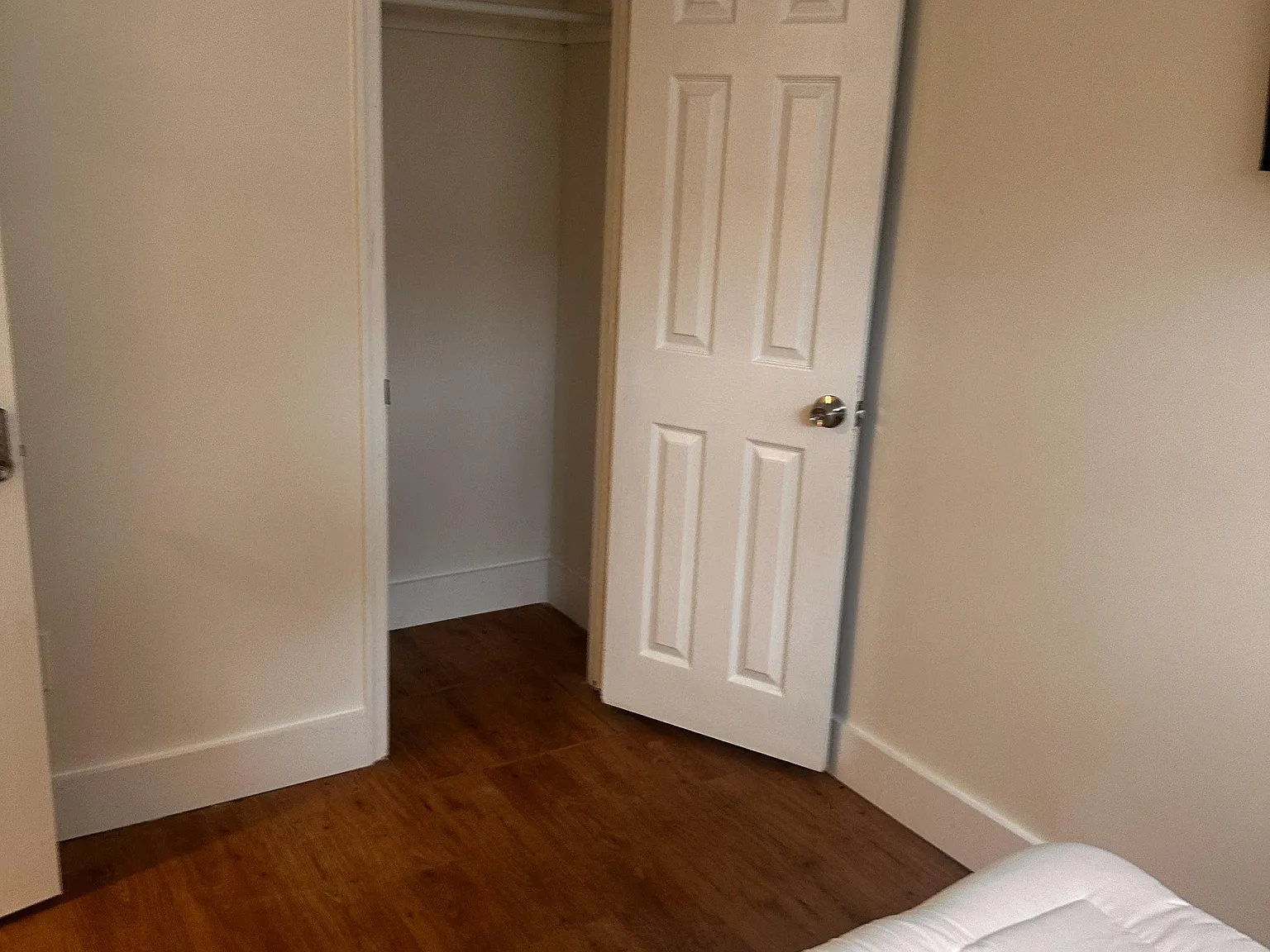 2 bed, 1.0 bath, 1100 sqft, $1,252 — Photo 2