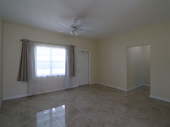3rd image of 1101 NE 15th Ave #A