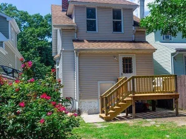 267 Decker Avenue image 2 of 17