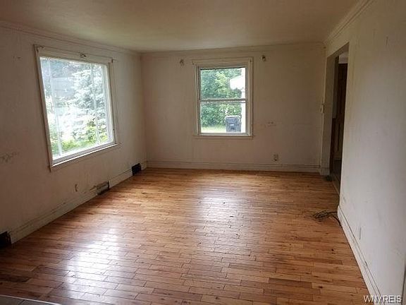 5th image of 21 Somerville Ave