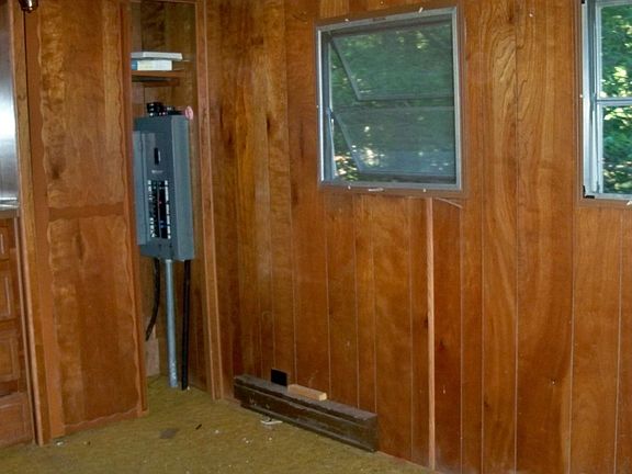 4th image of 1151 Muncy St