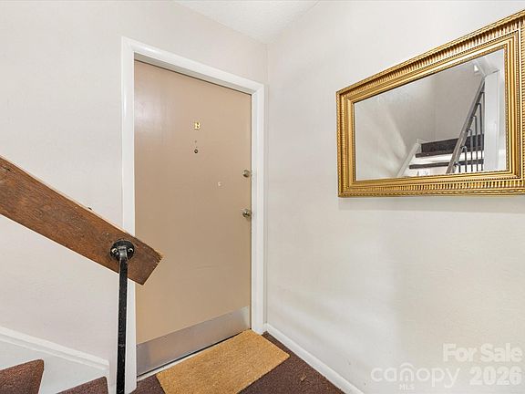 4th image of 2616 Park Rd APT B