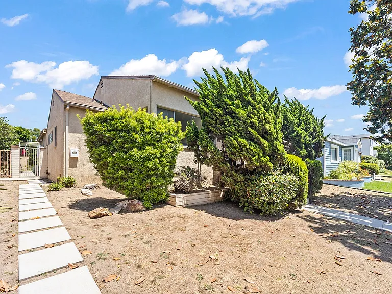 8016 Denrock Ave — Photo 18