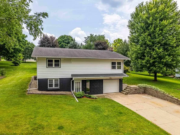 619 4th Avenue, New Glarus, WI 53574