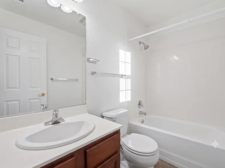 4501 Thoroughbred Ct — Photo 28