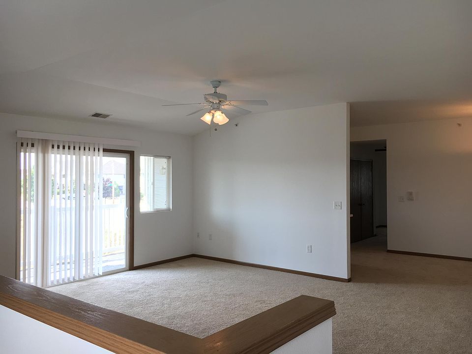 2nd image of 5527 35th St Unit 204