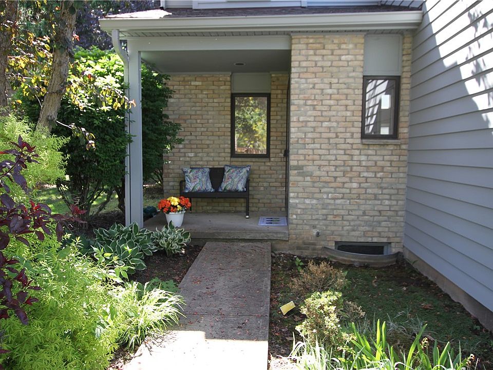 1st image of 39 Colonial Cir