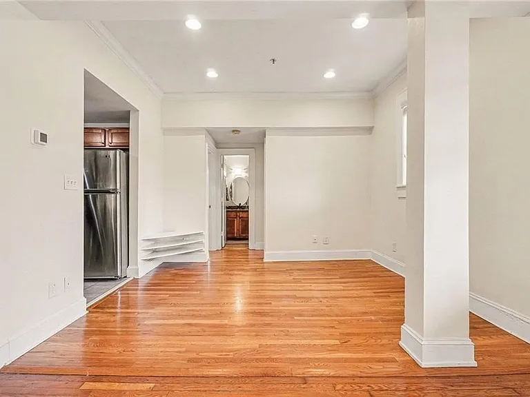 2855 Peachtree Rd NE #201 — Photo 9