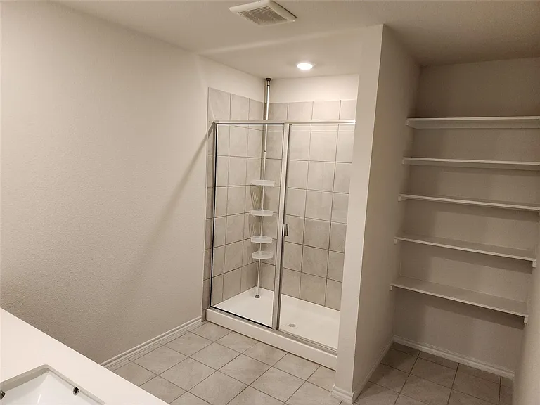 100 Stovall Ln — Photo 4