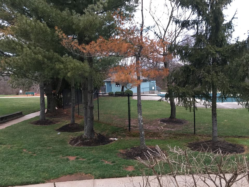 2nd image of 100 Linda Ln