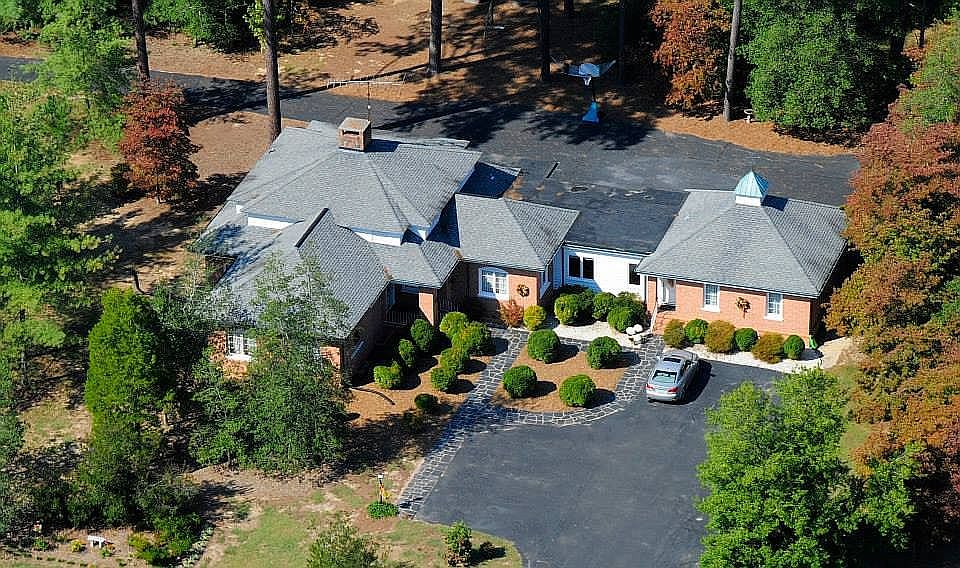 1st image of 64 Lakeside Dr