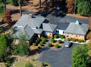 64 Lakeside Dr, Warsaw, VA 22572