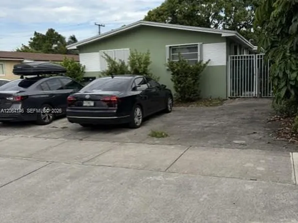 210 E 10th St, Hialeah, FL 33010