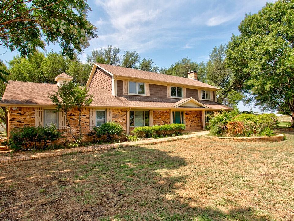 1st image of 516 Stark Ln