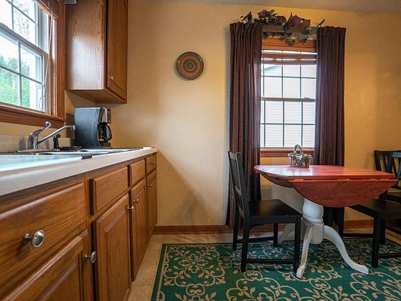 3rd image of 2619 Parkway Dr