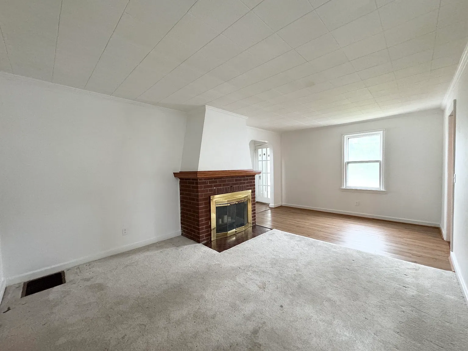 323 Stone Rd — Photo 2
