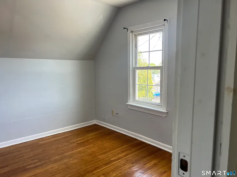 137 Hollister Ave — Photo 11