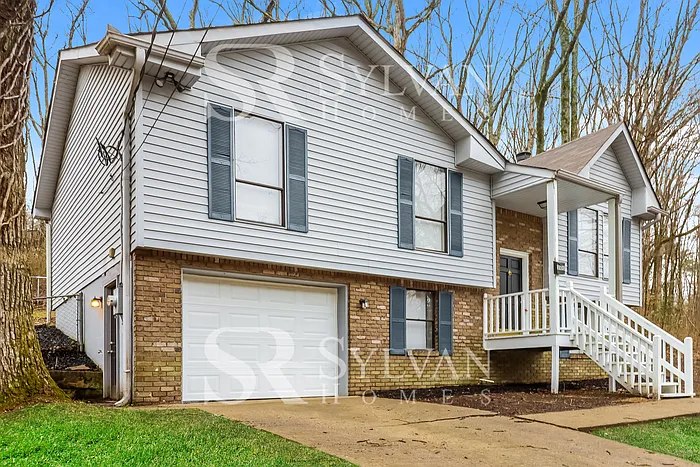 3 bed, 2.0 bath, 1034 sqft, $1,415 — Photo 4