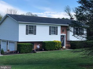199 1st St, Inwood, WV 25428