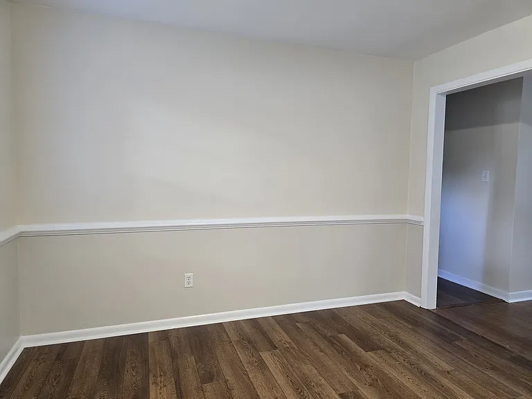 Eat-In Kitchen - Breakfast Nook