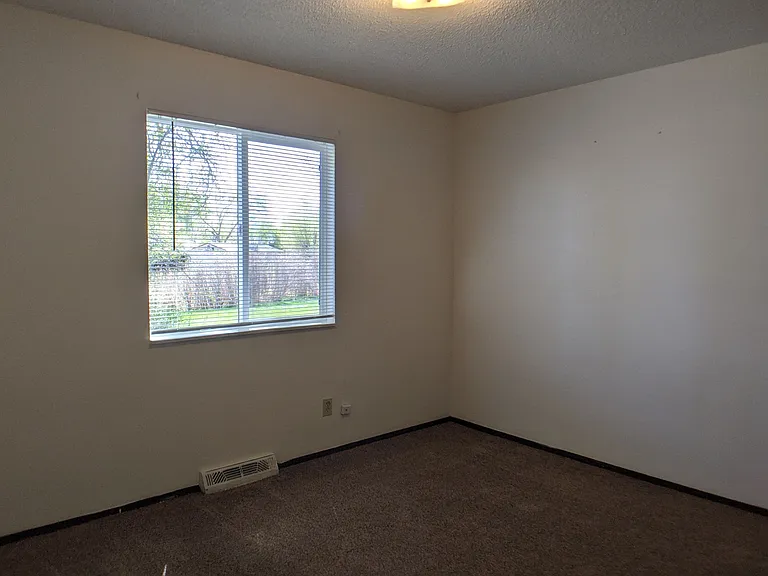 596 Roma Ct #C — Photo 6