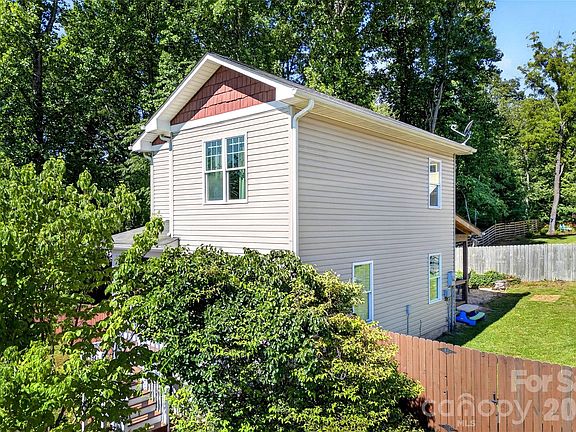 3rd image of 12 Jubilee Cir