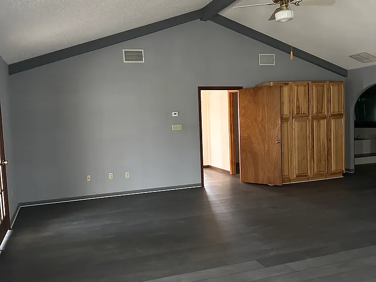 707 Tilden St — Photo 10
