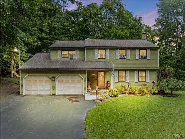49 Cricket Ln, Fulton, NY 13069