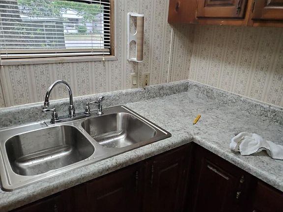 3rd image of 6440 Butternut Dr