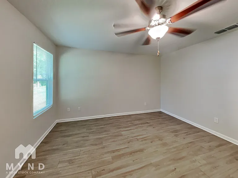 9104 Monroe Ave — Photo 8