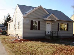 1323 W High St, Davenport, IA 52804